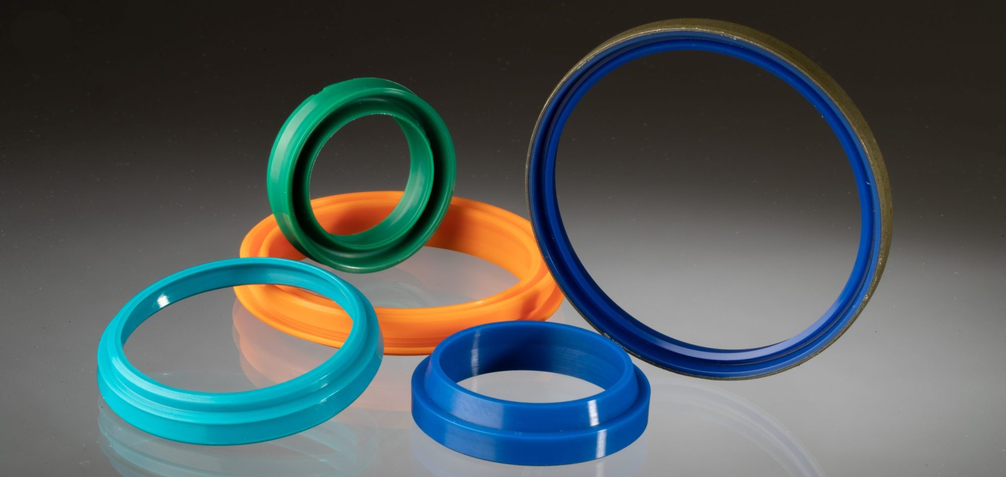 Hydraulic wiper seals